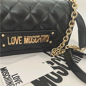 logo-lettering quilted bag.